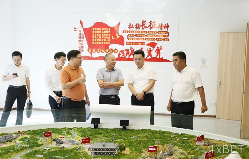 参观党建沙盘11.6.jpg